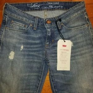 New Levi's Demi Curve Jean's size 24